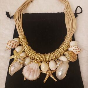 Seashell Necklace BRAND NEW with velvet bag